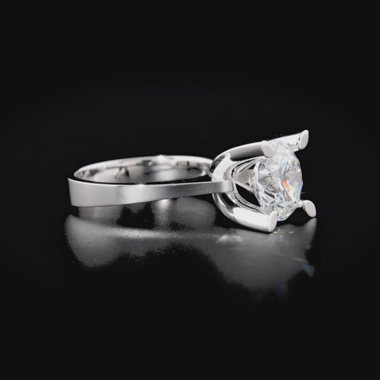 Basic Round Cut Engagement Ring