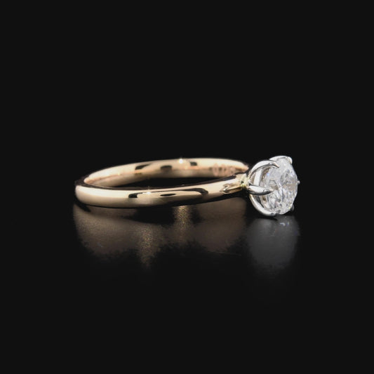 Round Cut Engagement Ring